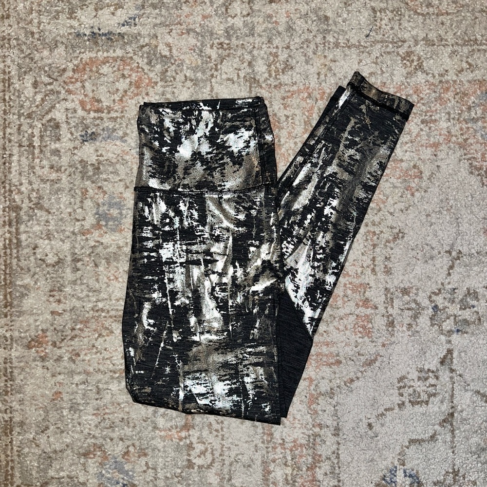 Lululemon Rare Metallic Silver Print